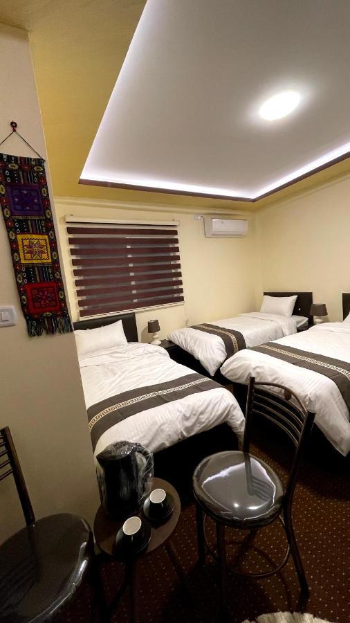 Ad Deir Guesthouse Вади Муса Экстерьер фото