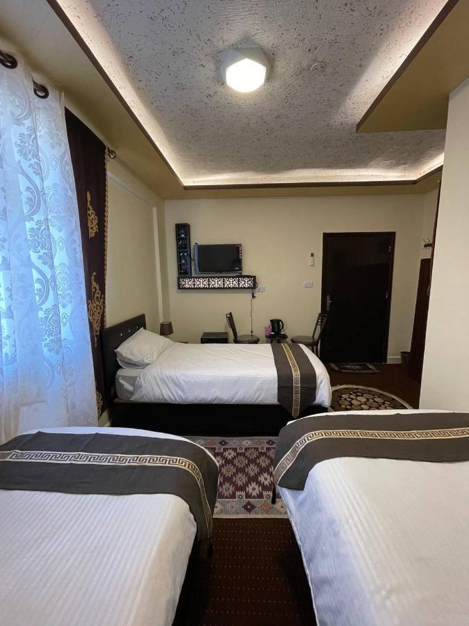 Ad Deir Guesthouse Вади Муса Экстерьер фото